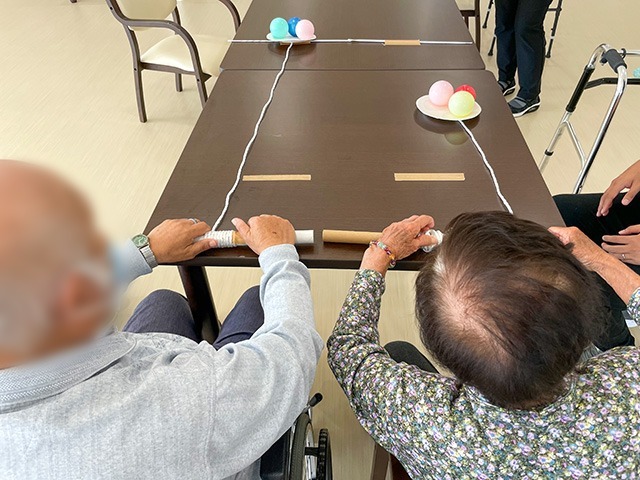 レクリエーション-ボール運び